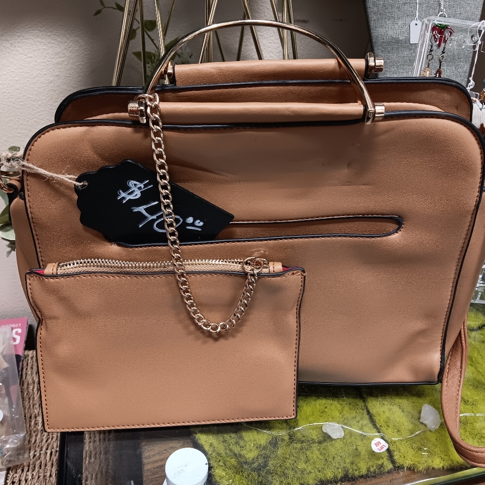 Handbad with attached wallet